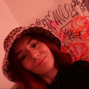 Meet your Posher, Victoria